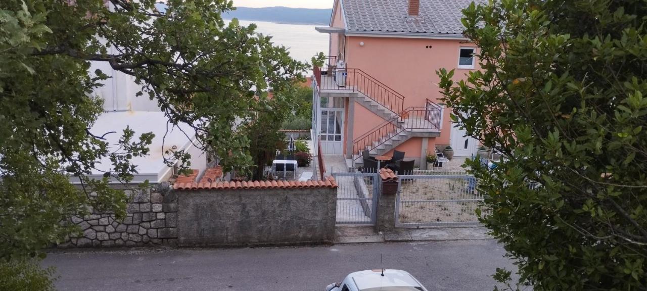 Apartments With Swimming Pool 9X4M Selce Exterior photo