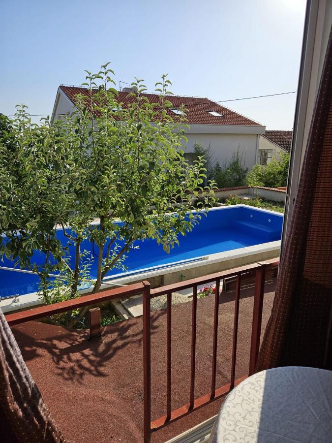 Apartments With Swimming Pool 9X4M Selce Exterior photo
