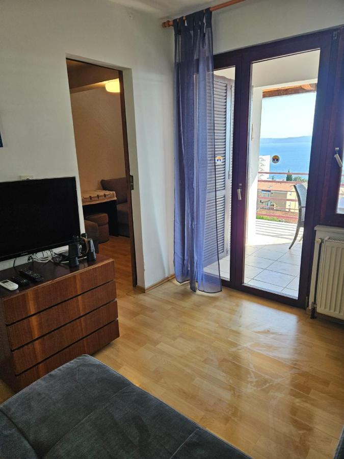 Apartments With Swimming Pool 9X4M Selce Exterior photo