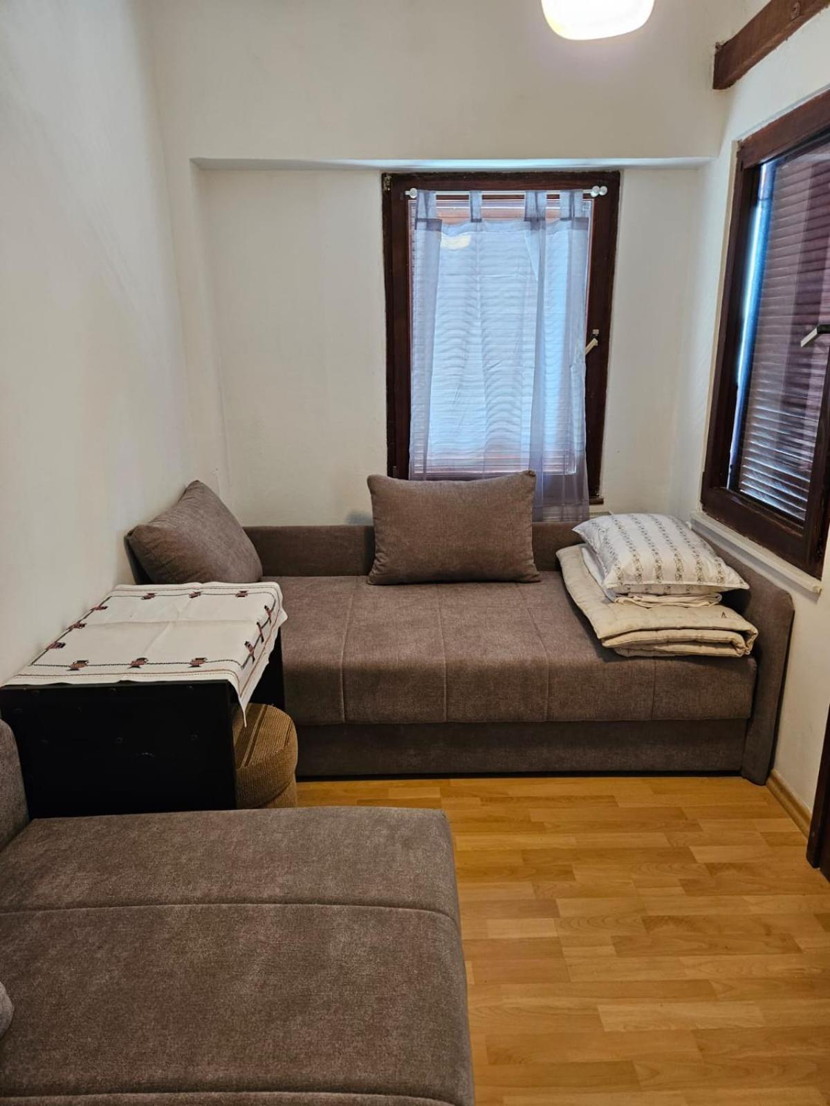 Apartments With Swimming Pool 9X4M Selce Exterior photo