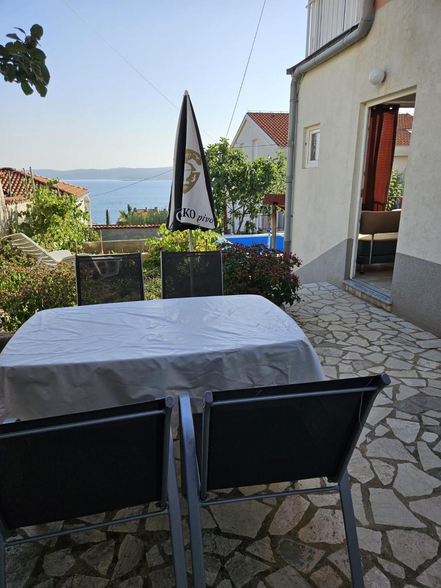 Apartments With Swimming Pool 9X4M Selce Exterior photo