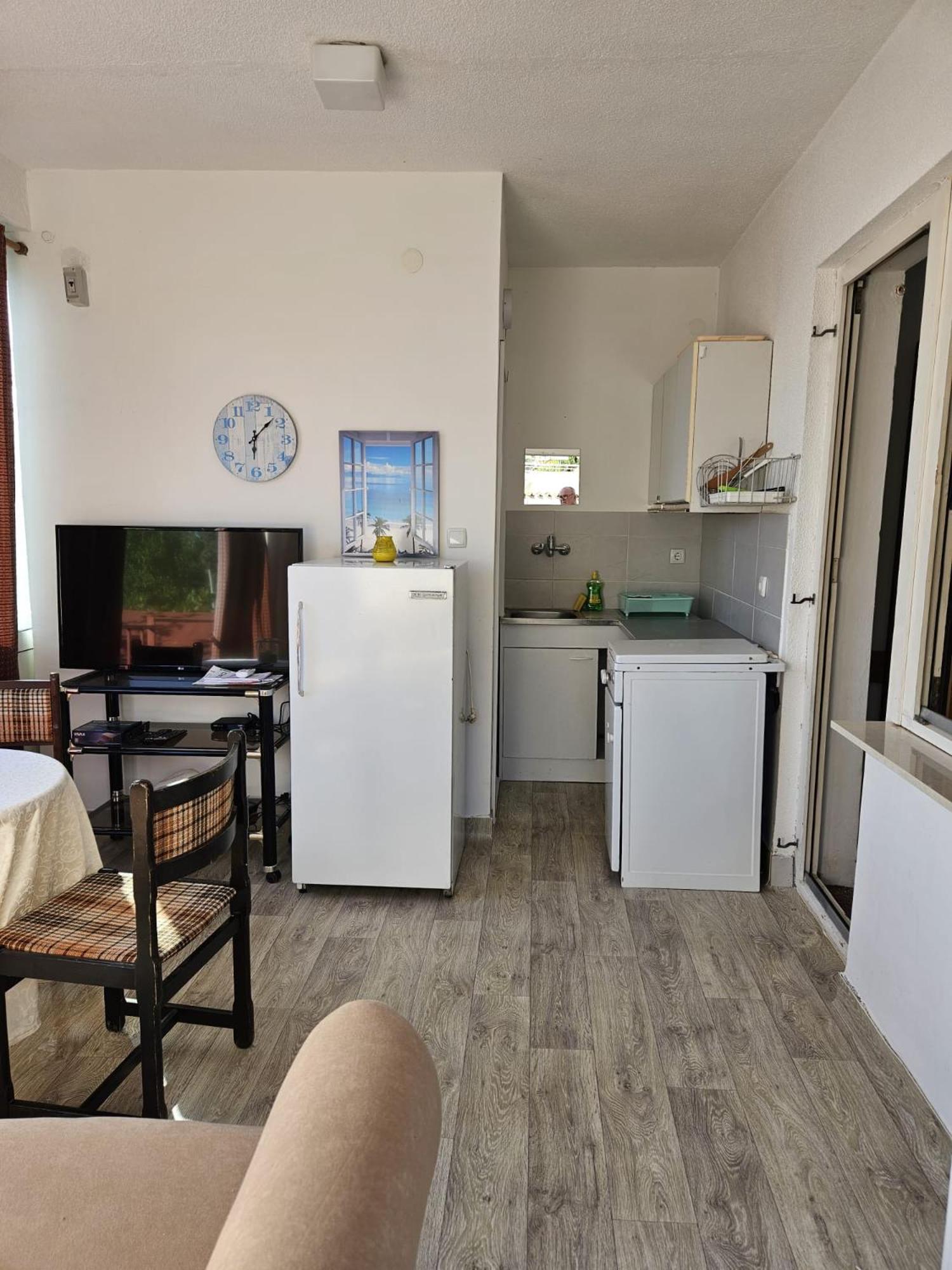 Apartments With Swimming Pool 9X4M Selce Exterior photo